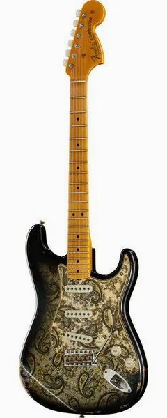 Fender 68 Strat Relic Black Paisley framifrån