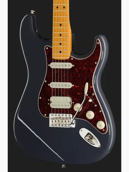 Fender Am Pro Clsc Strat HSS MN FBLK, detalj 4