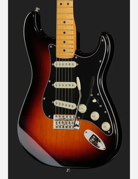 Fender Am Pro Clsc Strat MN 3TS, detalj 4